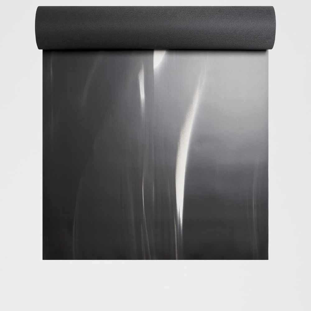 Lululemon 5mm Black Yoga Mat